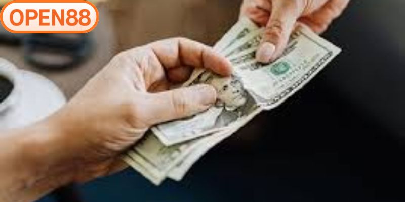 Mơ thấy được cho tiền là điềm báo may mắn